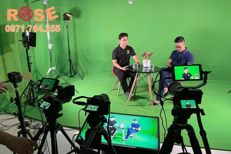 Phòng dựng video quảng cáo của công ty sản xuất video