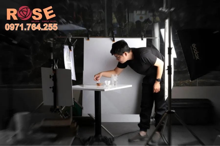 Studio Chụp Ảnh Sản Phẩm Hà Nội Uy Tín Giá Tốt Phù Hợp Cho Mọi Loại Hàng Mỹ Phẩm Thời Trang 20 Hậu kỳ hình ảnh chuyên sâu tại Studio Chụp Ảnh Sản Phẩm