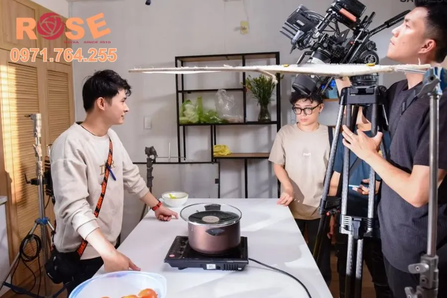 Dịch Vụ Sản Xuất TVC Quảng Cáo Tại Hà Nội- Chuyên Nghiệp Giúp Thương Hiệu Nổi Bật 16 Tạo ra TVC quảng cáo hiệu quả với dịch vụ tại Hà Nội