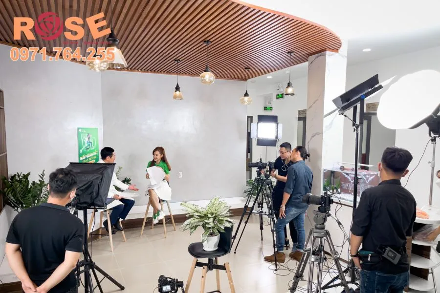 Quay Phim Giới Thiệu Doanh Nghiệp Chuyên Nghiệp, Sáng Tạo Và Ấn Tượng 24 Nhân sự tham gia phỏng vấn trong phim giới thiệu doanh nghiệp