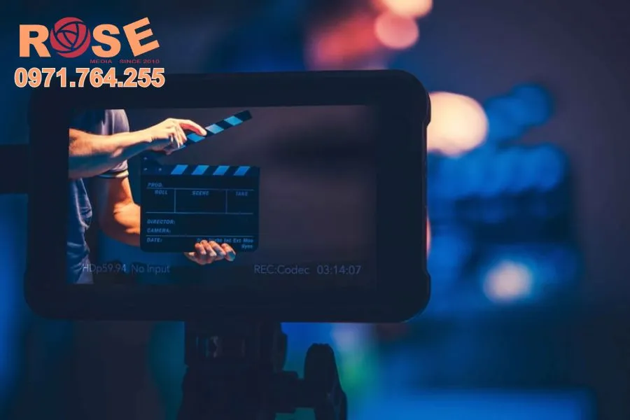 So sánh giữa kịch bản quảng cáo TVC và video viral trên mạng xã hội