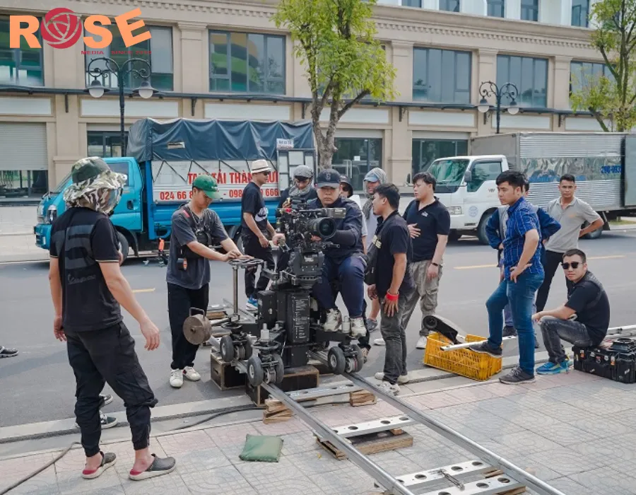 Sản Xuất Phim Giới Thiệu Doanh Nghiệp 4K – Kịch Bản Ấn Tượng 12 Studio Chụp Ảnh Sản Phẩm Giá Rẻ – Đem Lại Lợi Ích Gì Cho Doanh Nghiệp